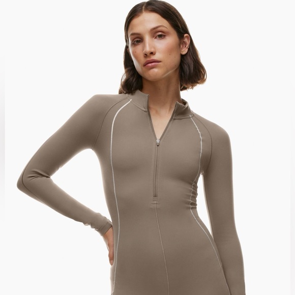 NWT Aritzia TnAction Hero Jumpsuit - Picture 5 of 10